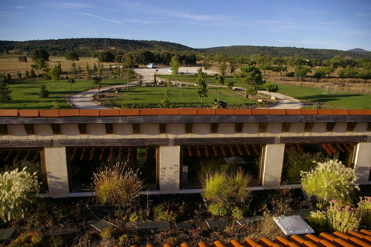 Hotel Albergue Bioclimatico Sabinares Del Arlanza Puentedura Exterior photo