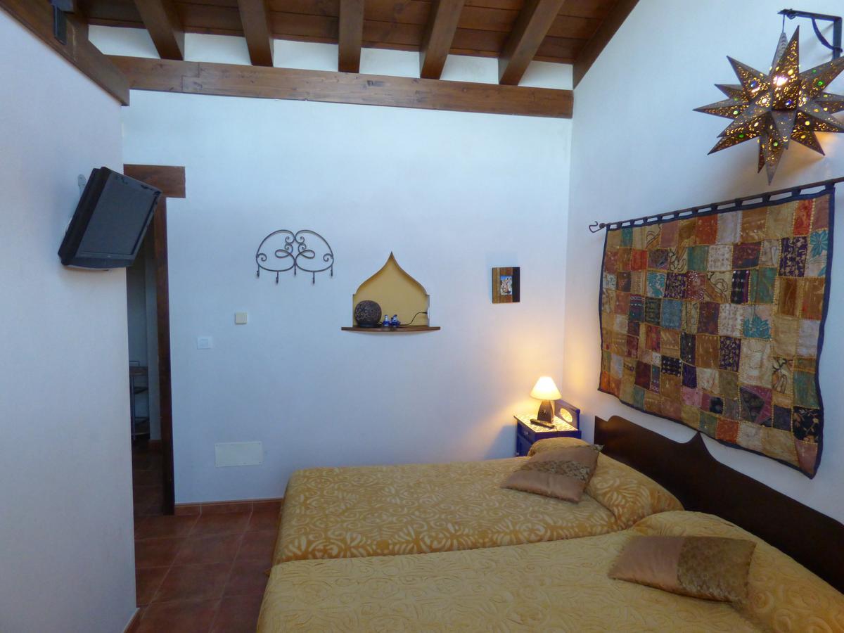 Hotel Albergue Bioclimatico Sabinares Del Arlanza Puentedura Exterior photo